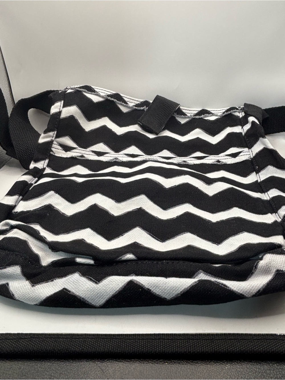 thirty-one Black & White Chevron Crossbody Bag